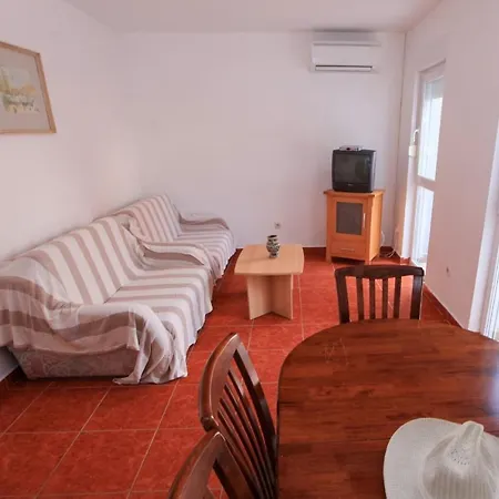 Family Friendly Seaside Komarna, Neretva Delta - Usce Neretve - 18166 *
