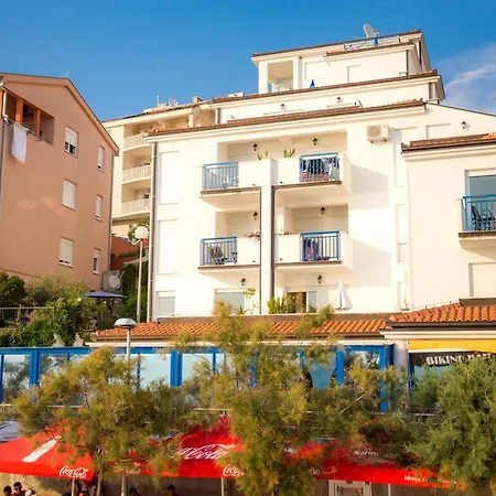 Family Friendly Seaside Komarna, Neretva Delta - Usce Neretve - 18166 Klek