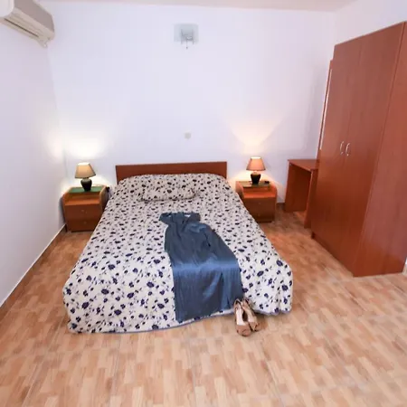 Family Friendly Seaside Komarna, Neretva Delta - Usce Neretve - 18166 Klek