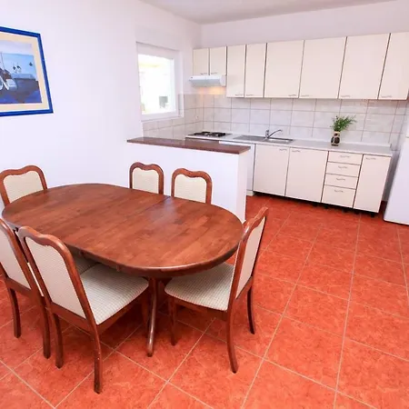 Family Friendly Seaside Komarna, Neretva Delta - Usce Neretve - 18166 Appartement Klek