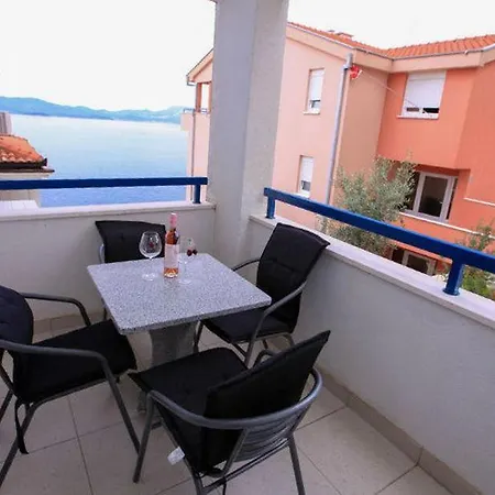 Appartement Family Friendly Seaside Komarna, Neretva Delta - Usce Neretve - 18166 Klek